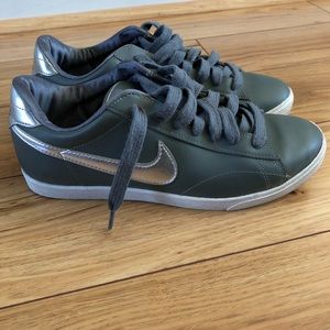 Final price! Nike gray and silver sneakers